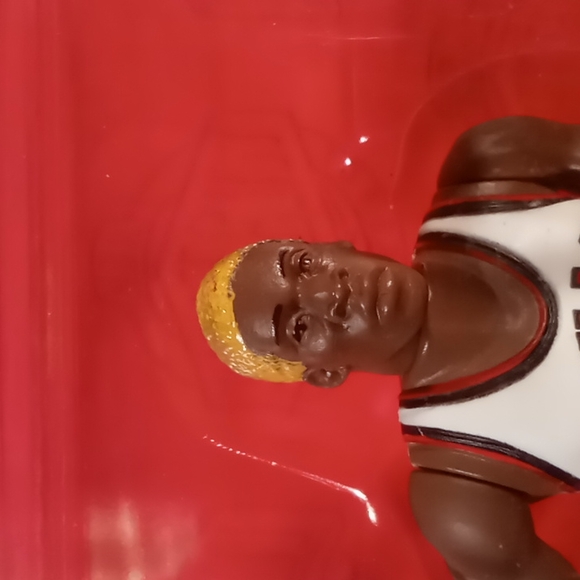Starting Lineup (3) - 1996 - Dennis Rodman - Base Series (Hair Color Variations) - Picture 2 of 12